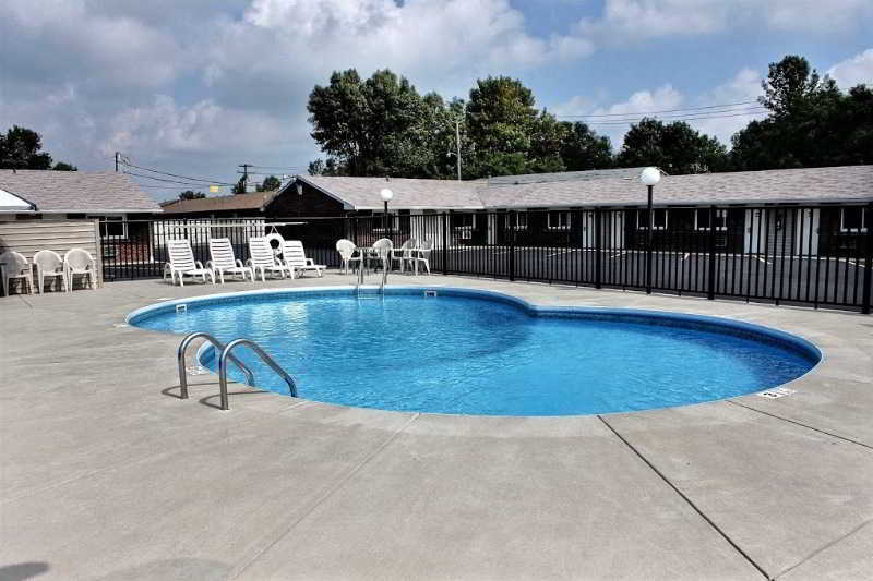 Castle Inn & Suites Niagara Falls Exterior photo