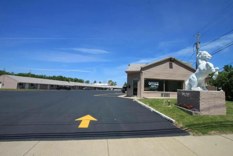 Castle Inn & Suites Niagara Falls Exterior photo